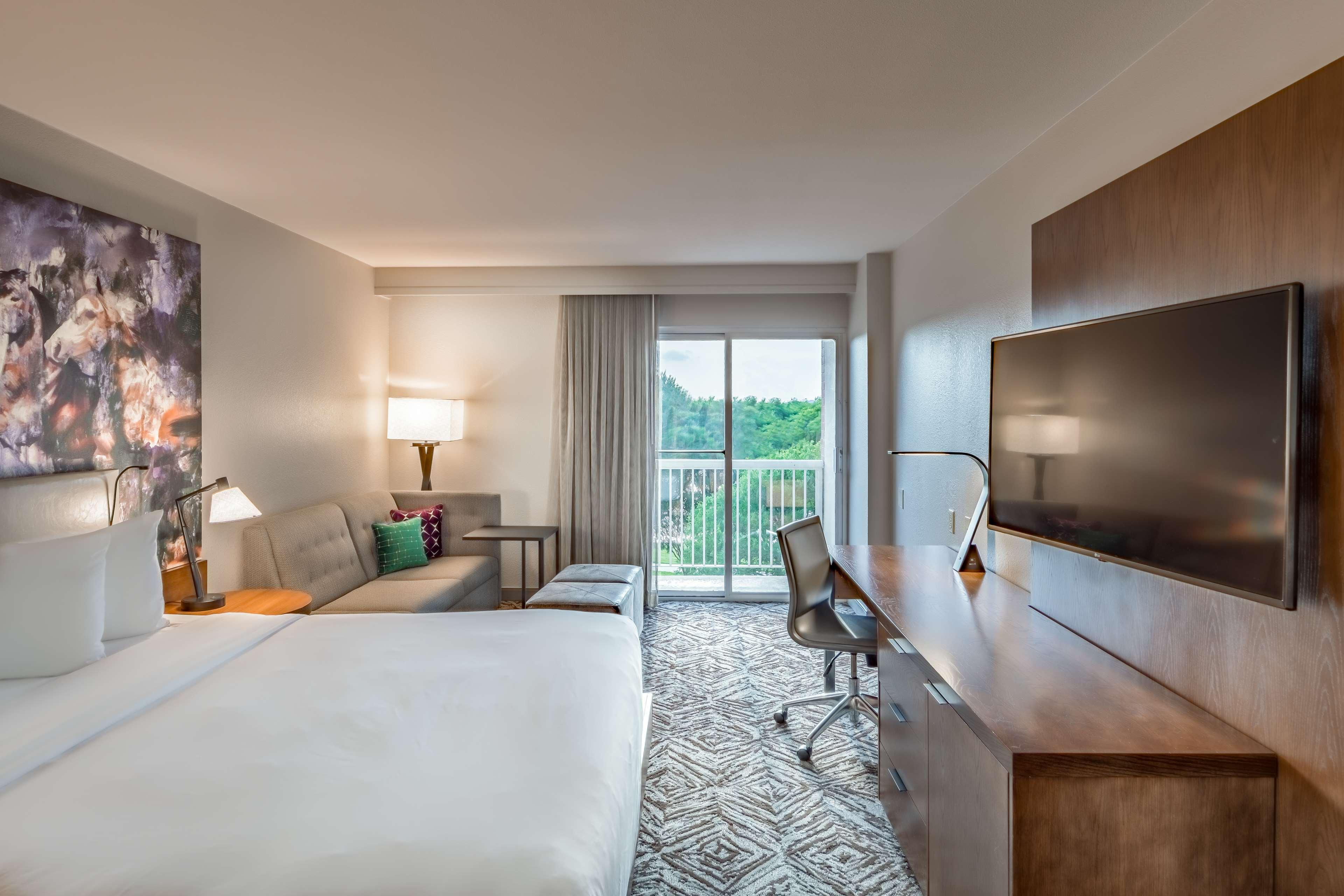 Doubletree By Hilton Dallas-Фармерс-Бранч Экстерьер фото