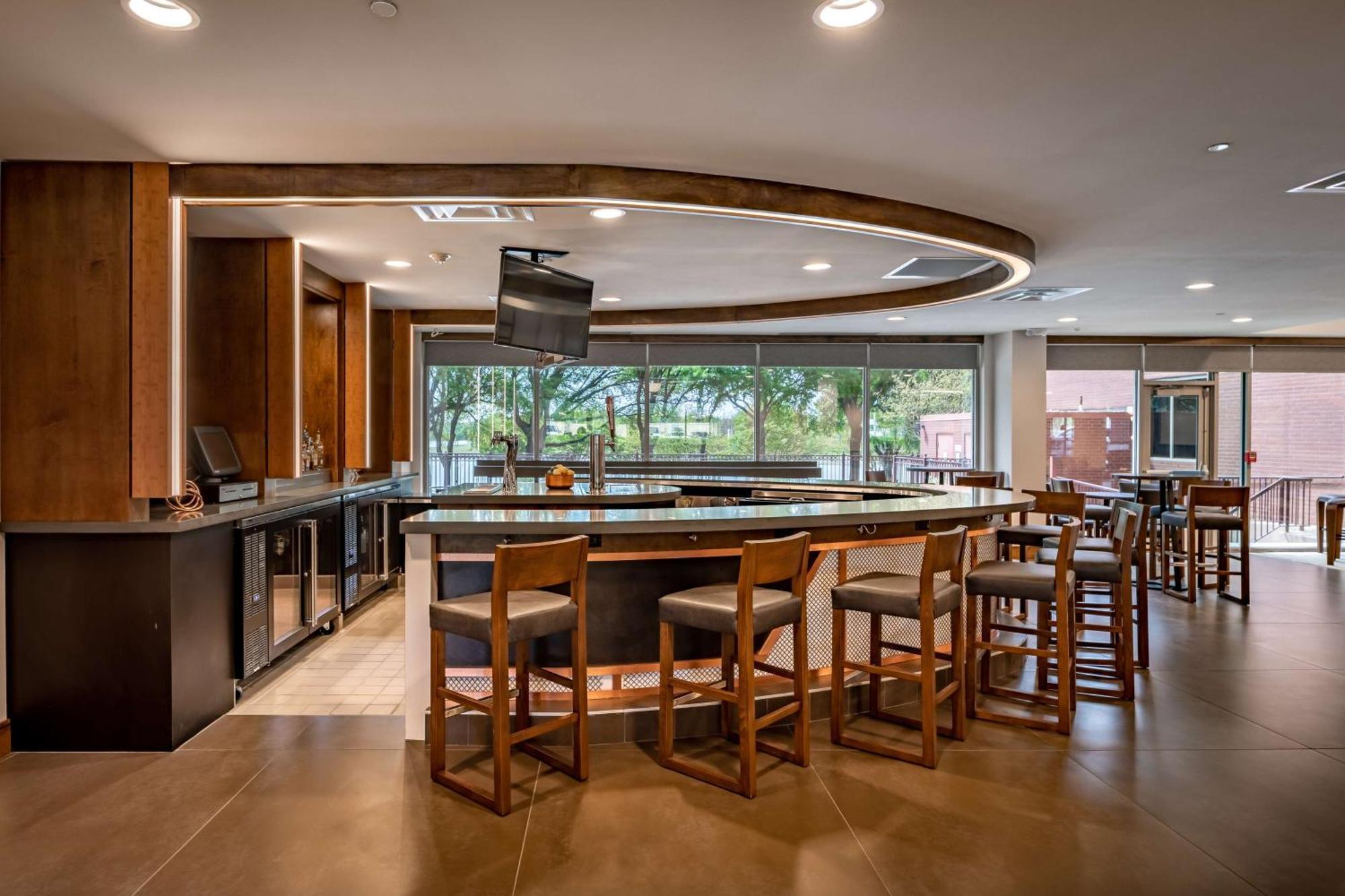 Doubletree By Hilton Dallas-Фармерс-Бранч Экстерьер фото