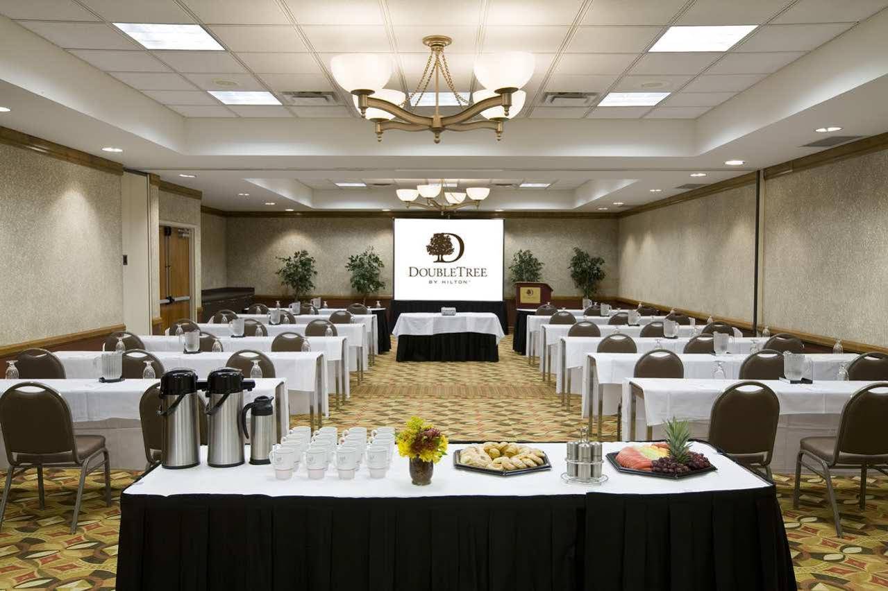 Doubletree By Hilton Dallas-Фармерс-Бранч Экстерьер фото